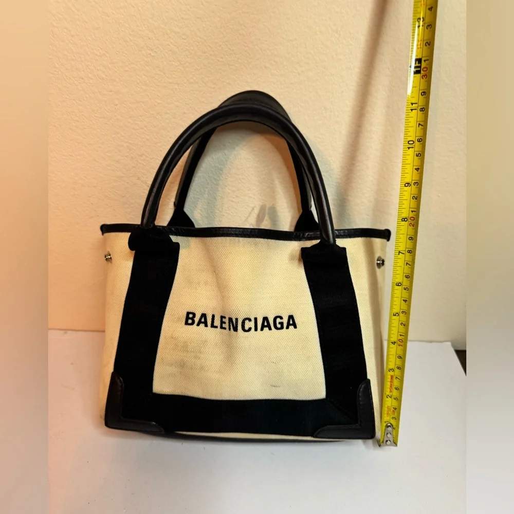 Balenciaga black cream